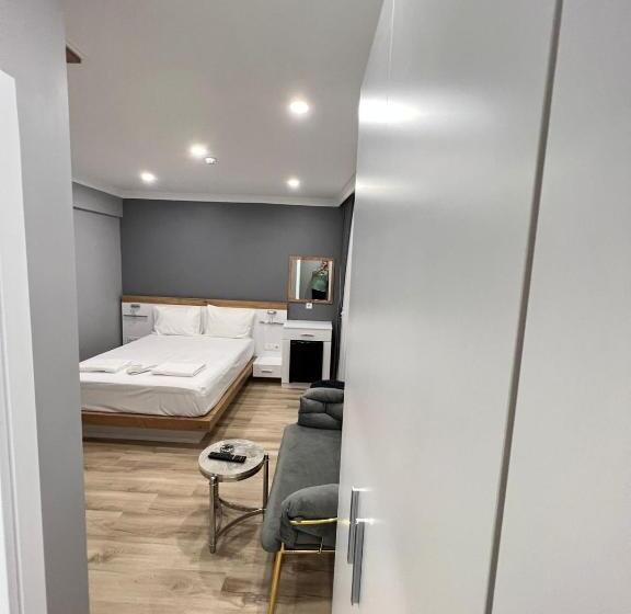 Hotel Sereni̇ty Sui̇t