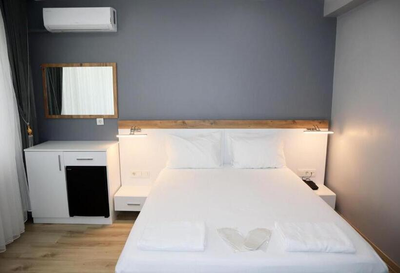 Hotel Sereni̇ty Sui̇t