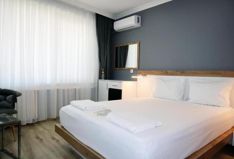 Hotel Sereni̇ty Sui̇t