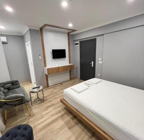 Hotel Sereni̇ty Sui̇t