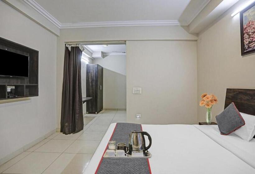 فندق Wish Leisure, Noida, Sector 104