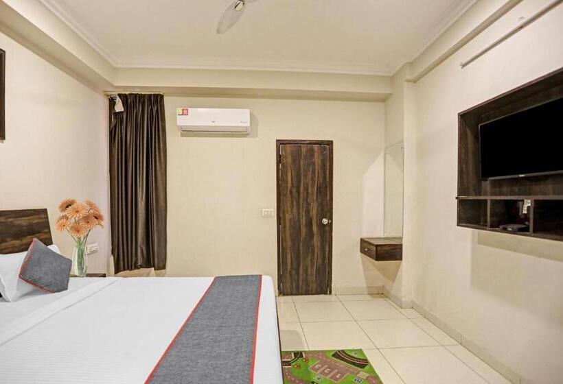 فندق Wish Leisure, Noida, Sector 104