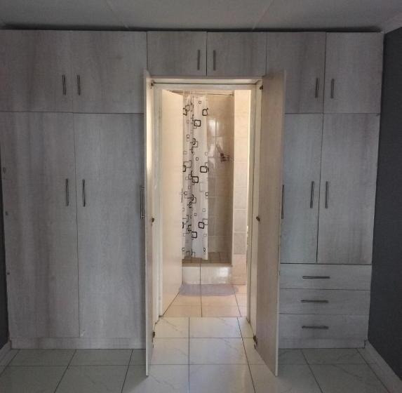 פנסיון De Capital Guest House