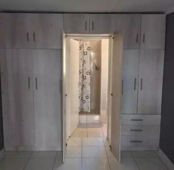 Majatalo De Capital Guest House