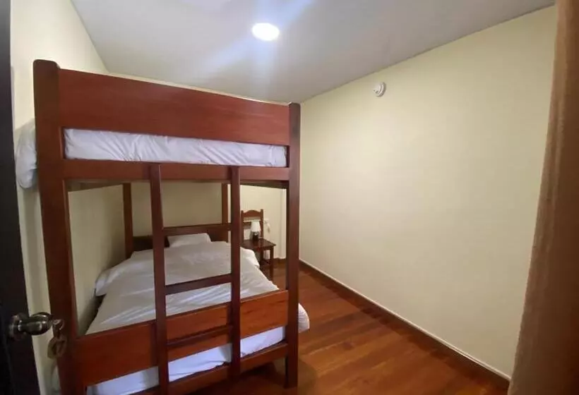 ペンション Hostal Magdala