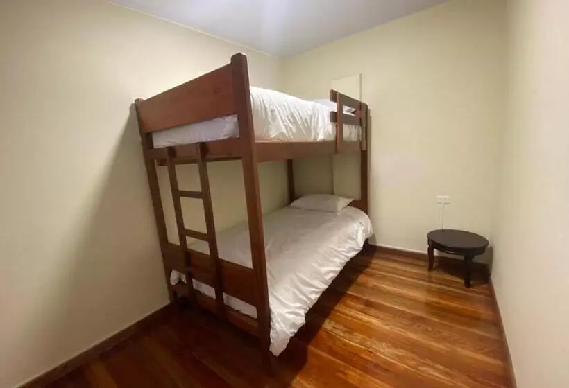 ペンション Hostal Magdala