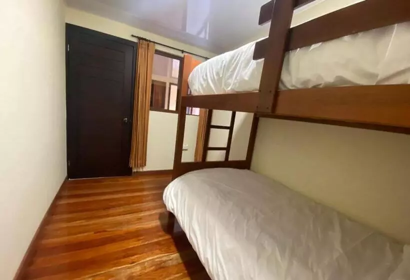 ペンション Hostal Magdala