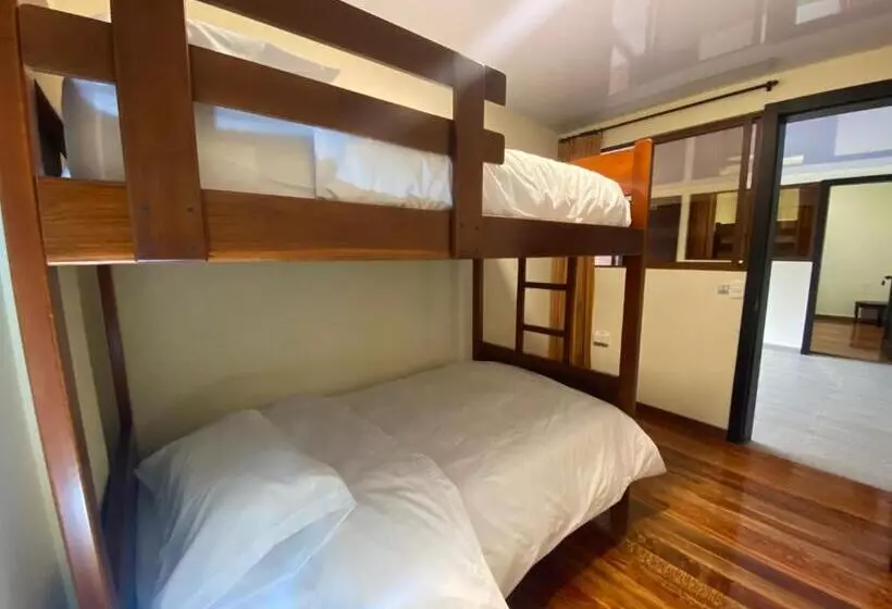 ペンション Hostal Magdala