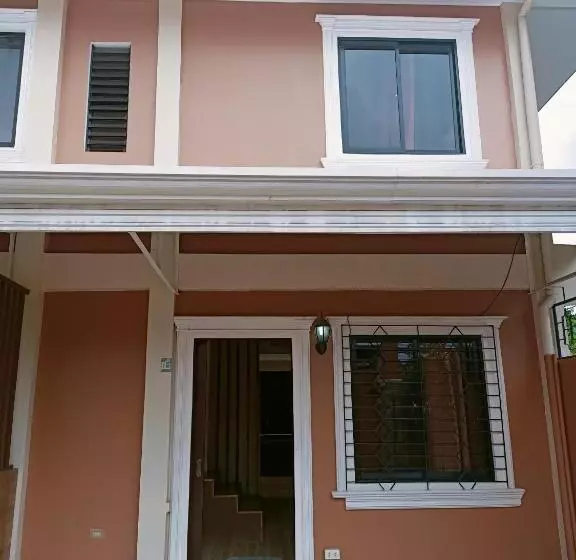 ペンション Raymundo Residence