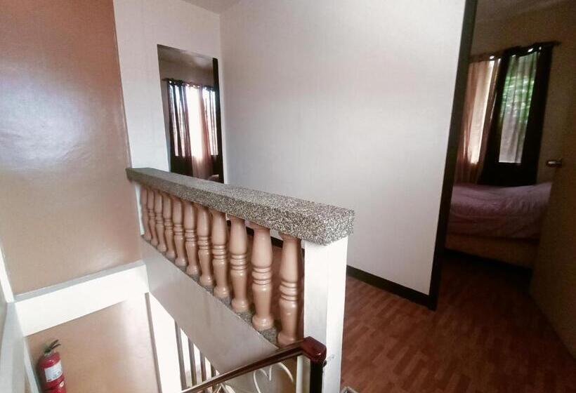 پانسیون Raymundo Residence