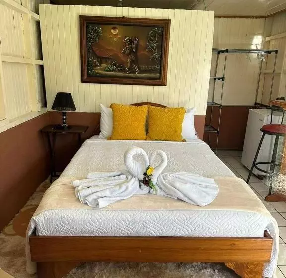Tico Bed & Breakfast La Fortuna