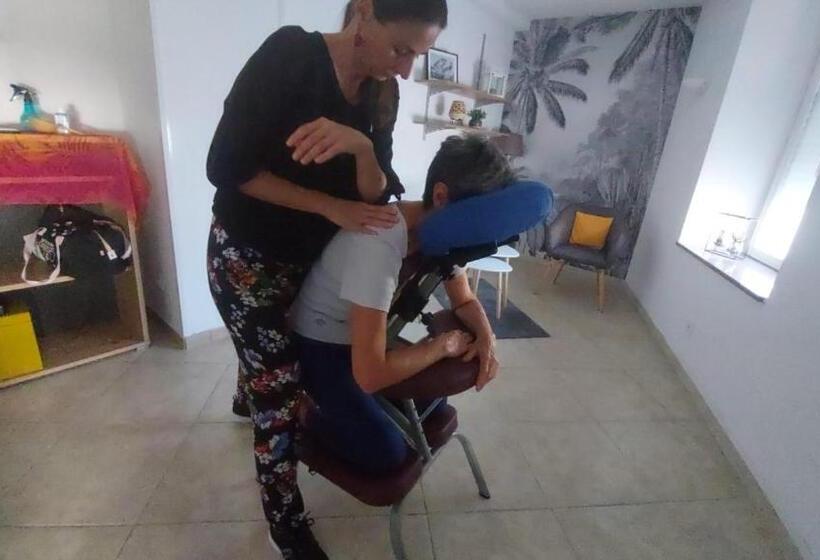 تختخواب و صبحانه L Escale De La Madeleine