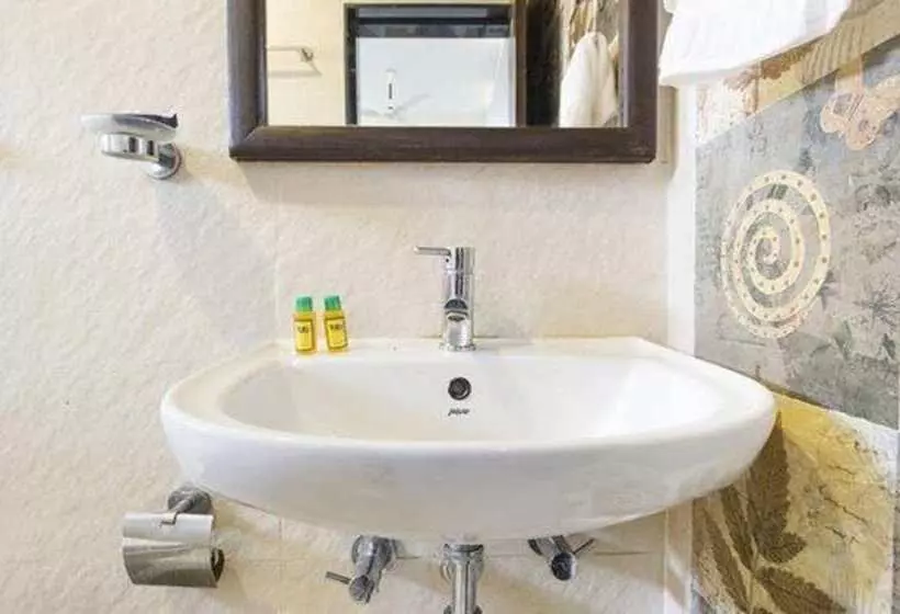 ホテル Fabexpress Orchid The Sky