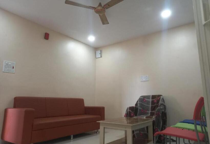 酒店 Sai Baba Palace