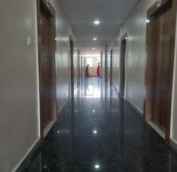 酒店 Sai Baba Palace