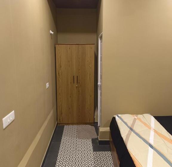 בית מלון כפרי South Delhi Restaurant And Resort