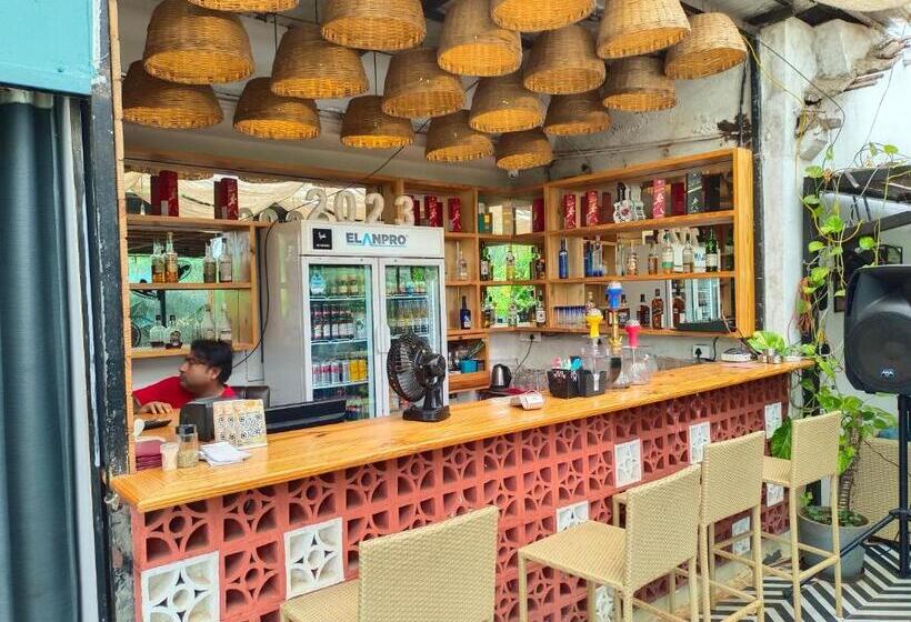 בית מלון כפרי South Delhi Restaurant And Resort