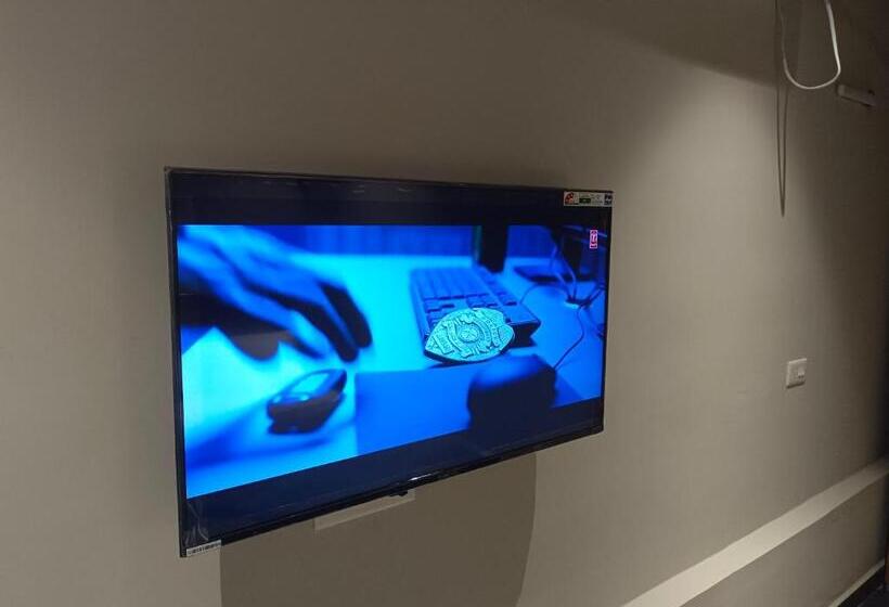 בית מלון כפרי South Delhi Restaurant And Resort