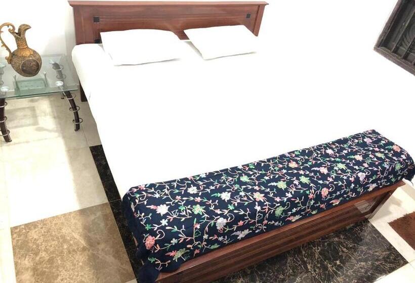 פנסיון Dana S Villa