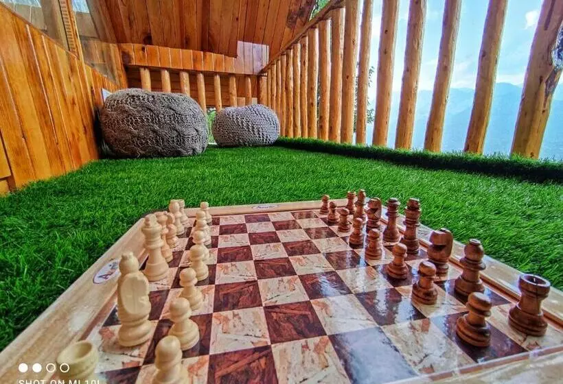 ペンション The Tree Top Treehouse Jibhi