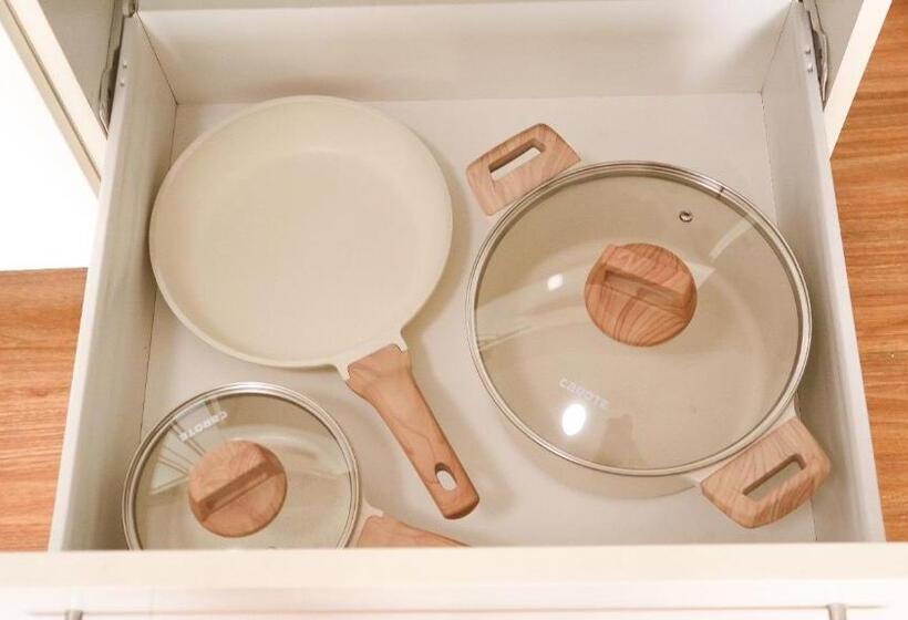 R Home Staycation Niagara Tower