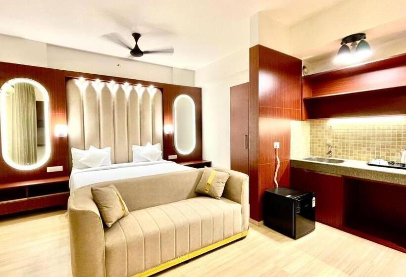 The Pearl Couple Friendly