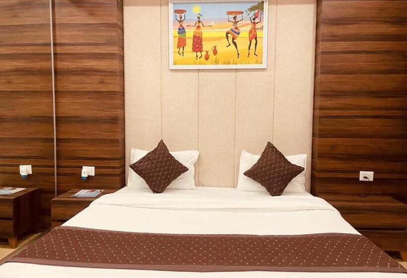 The Pearl Couple Friendly