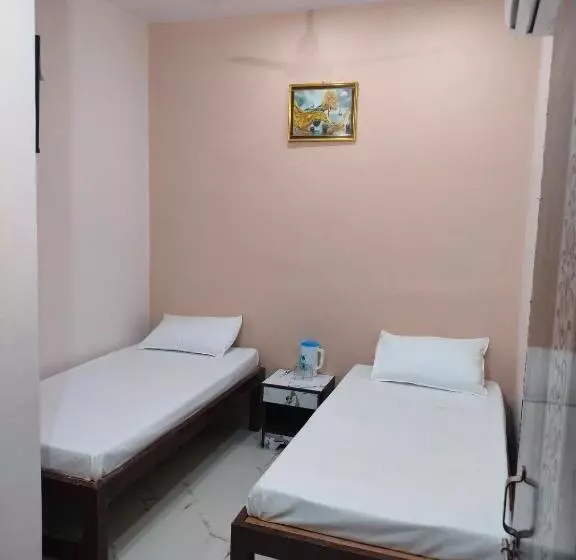 تختخواب و صبحانه Aditya Home Stay