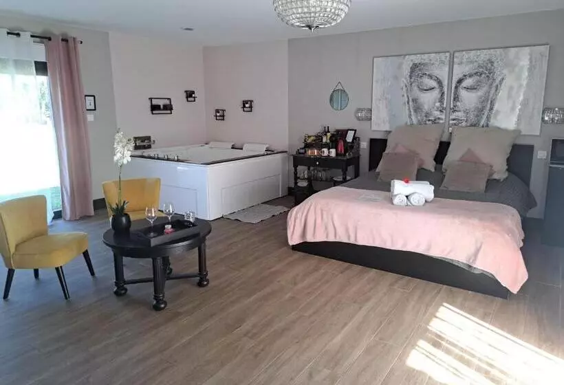 Aamiaismajoitus (B&B) Domaine L Orée Du Marais