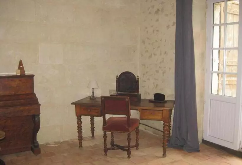 تختخواب و صبحانه La Maison