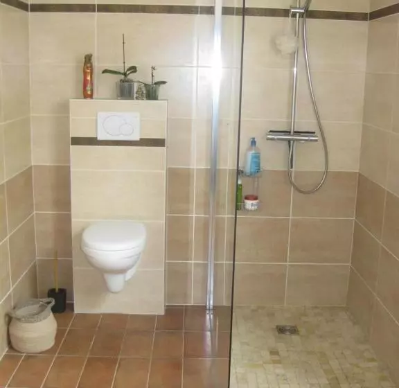 تختخواب و صبحانه La Maison