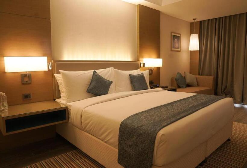 בית מלון כפרי Gokulam Grand Trivandrum