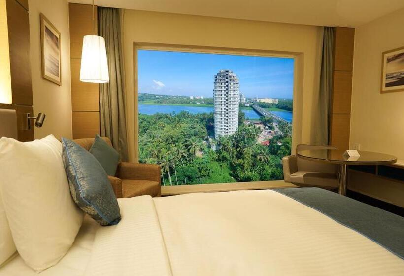 בית מלון כפרי Gokulam Grand Trivandrum