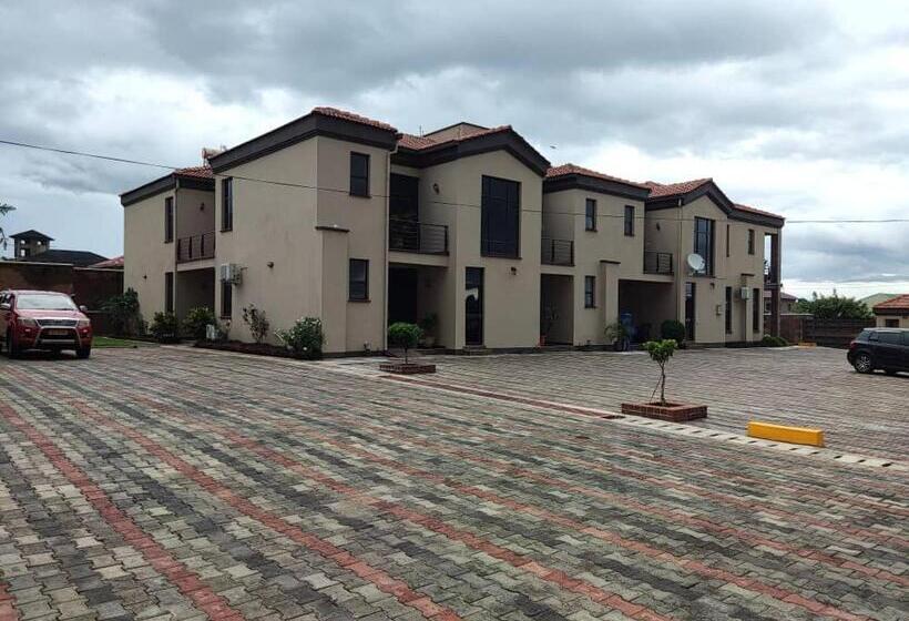 هتل Legacy Suites