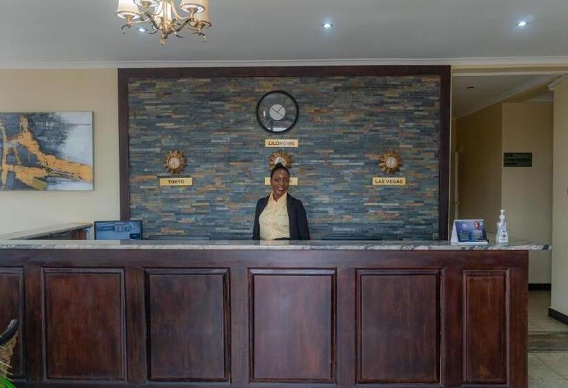 هتل Legacy Suites