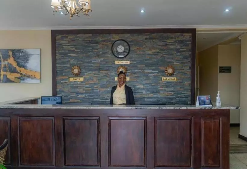 هتل Legacy Suites