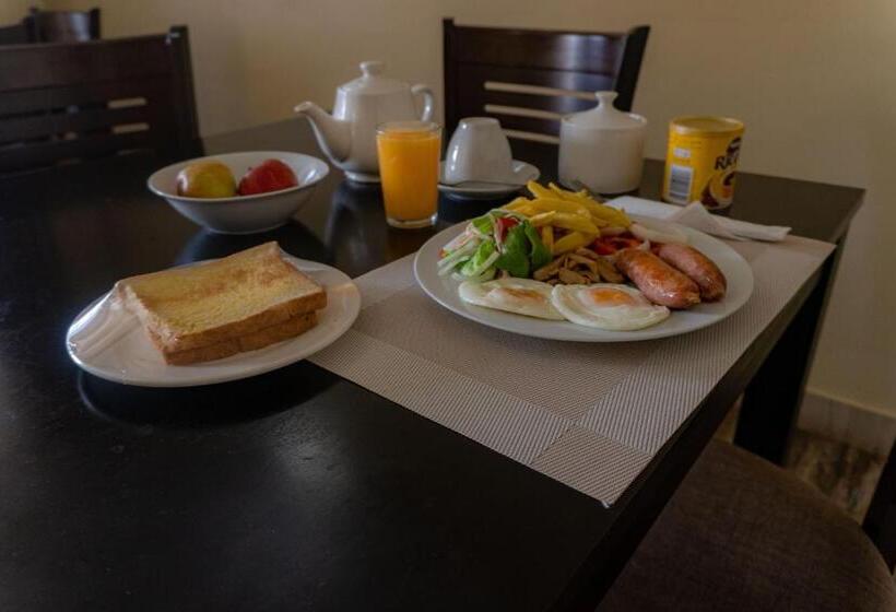 هتل Legacy Suites