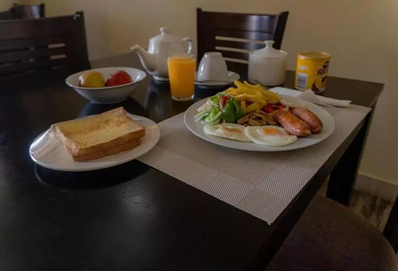 هتل Legacy Suites