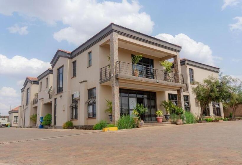 هتل Legacy Suites