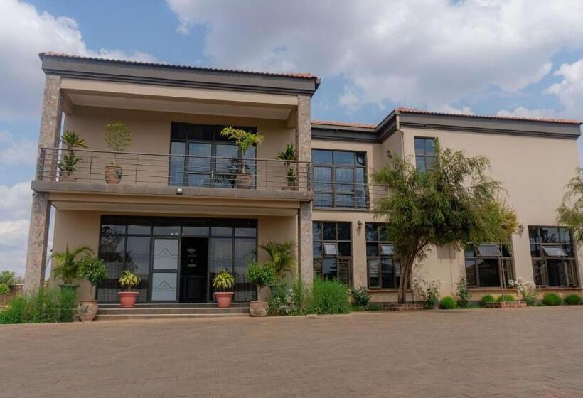 هتل Legacy Suites