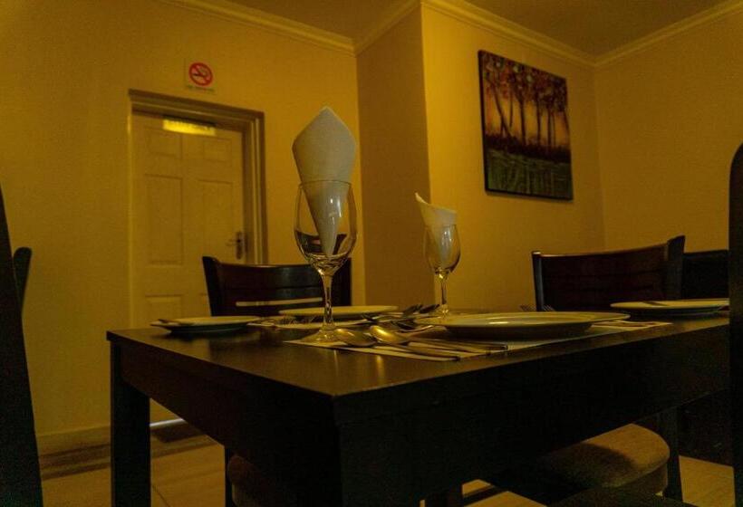 هتل Legacy Suites