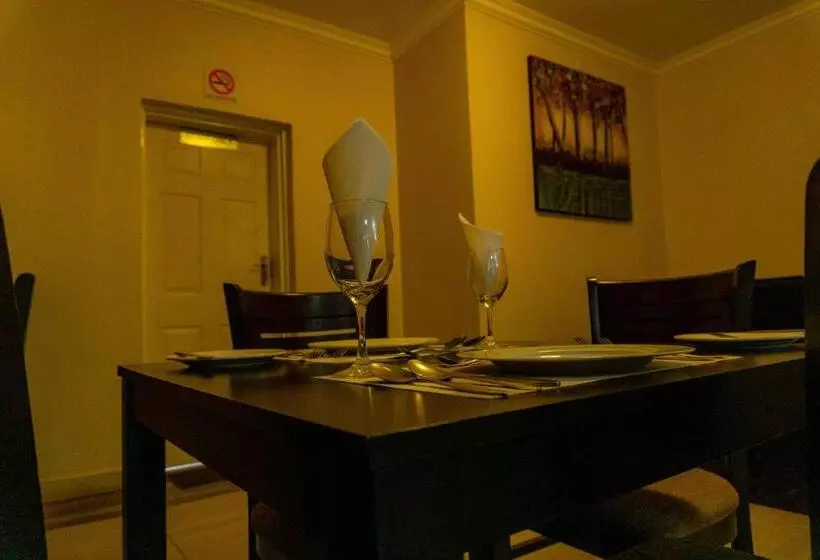 هتل Legacy Suites