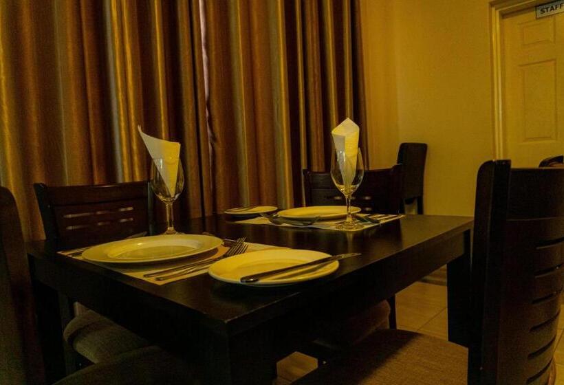 هتل Legacy Suites