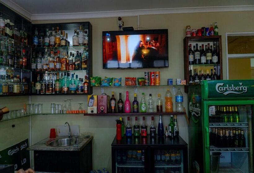 هتل Legacy Suites