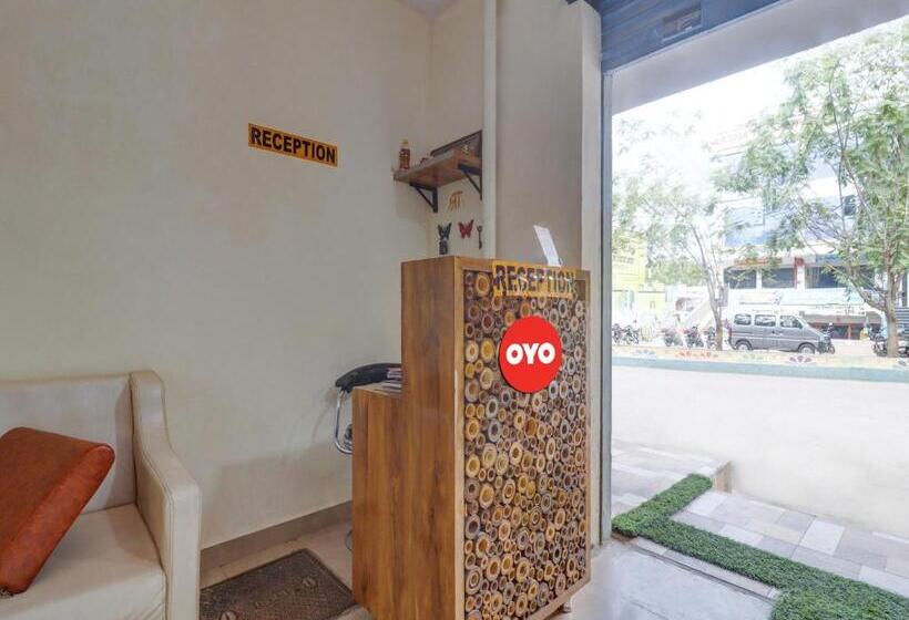 호텔 Oyo Flagship Maruthi Residency