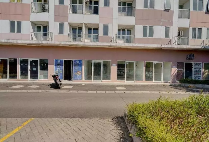 Hotelli Oyo Life 92889 Apartement Grand Sentraland Karawang By A.t Room