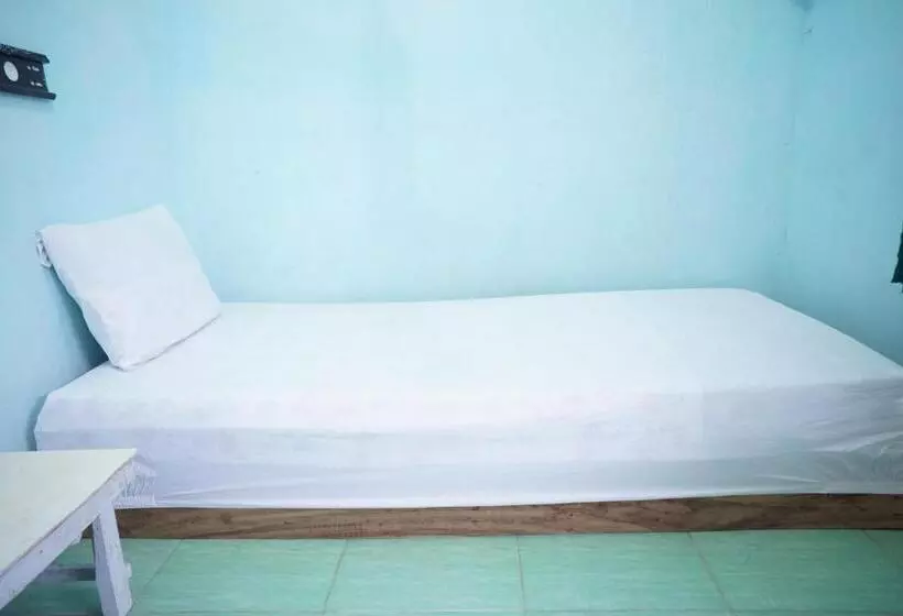 Hotelli Oyo Life 93017 Kost H Soeroso