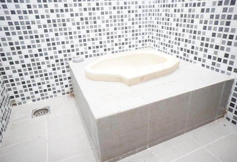 فندق Oyo Life 93017 Kost H Soeroso