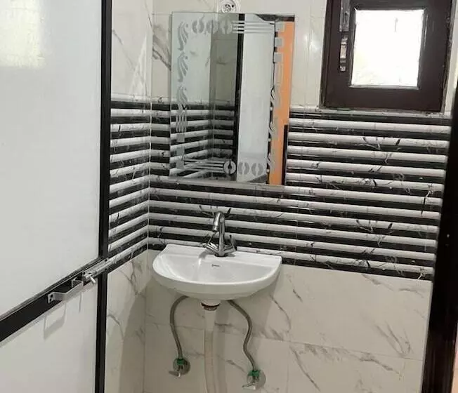 ホテル Roomshala 123 Happy Homes Saket