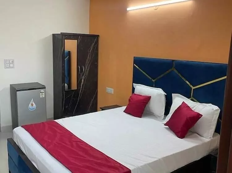 ホテル Roomshala 123 Happy Homes Saket